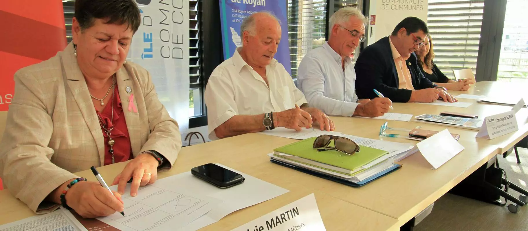 signature-convention-partenariat-oleron
