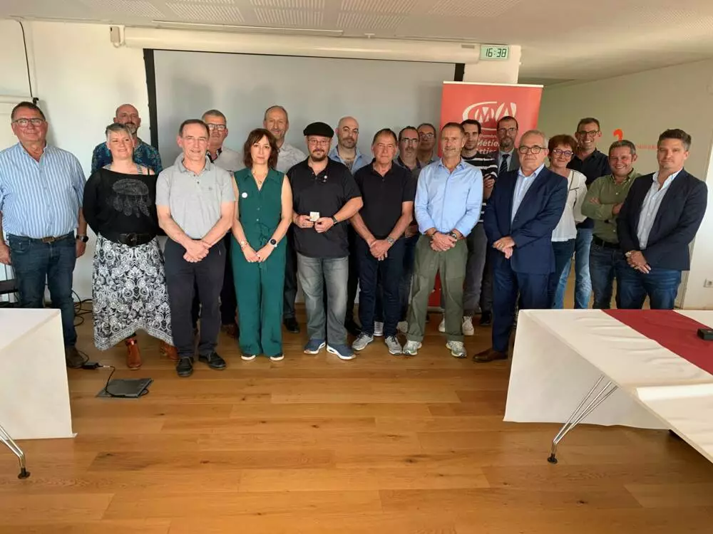 Photo de groupe maîtres artisans et médaillés de la reconnaissance artisanale-2025-bdef.jpg